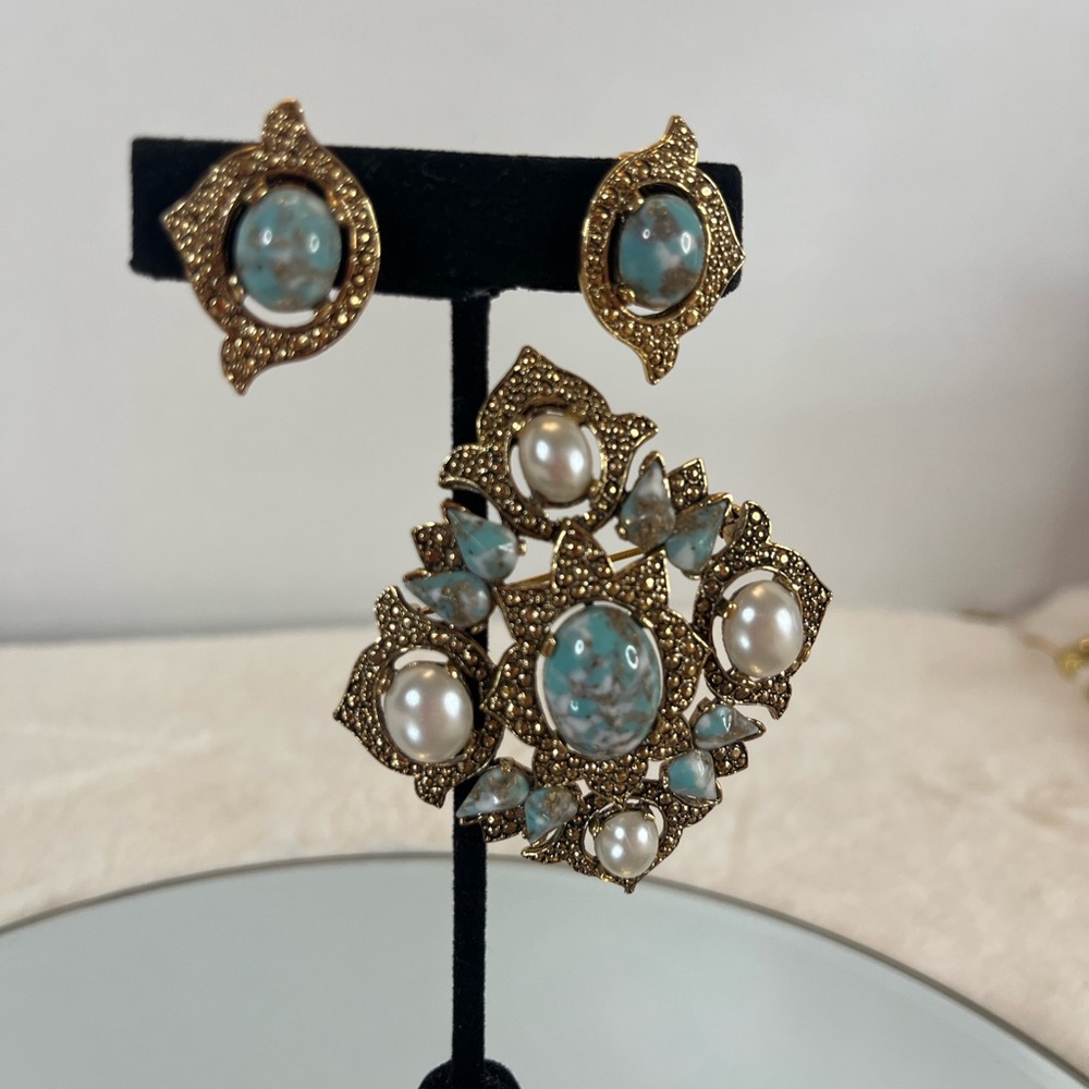 Sarah Coventry Gold Brooche Faux Pearl and Turquoise Brooch and Earrings